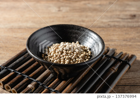 White pepper 137376994