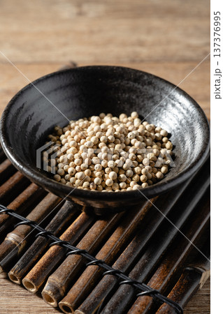 White pepper 137376995