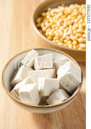 Tofu Tofu 137377092