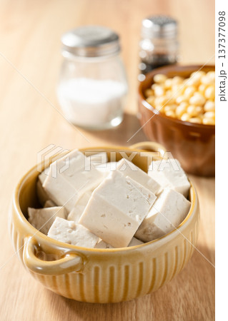Tofu 137377098