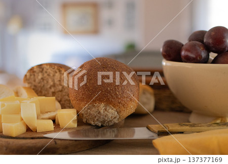 Cheese cubes and breads to accompany a summer appetizer 137377169