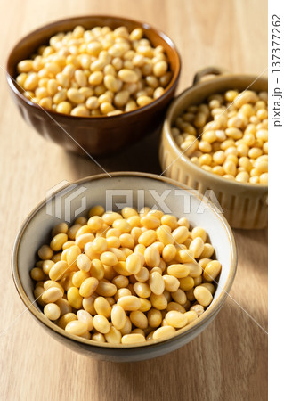 soy beans  137377262