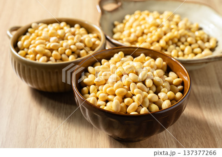 soy beans  137377266