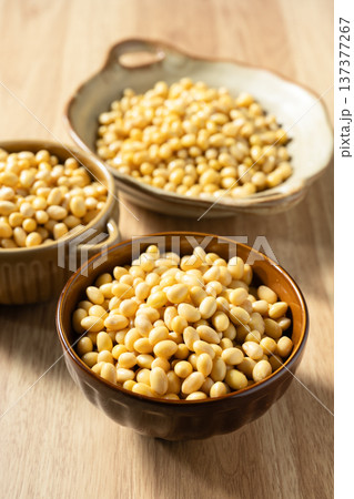 soy beans  137377267