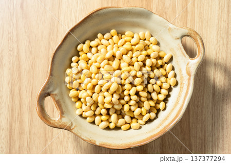soy beans soy beans 137377294