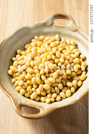 soy beans soy beans 137377297