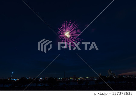 葛飾納涼花火大会　東京都 137378633