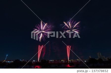 葛飾納涼花火大会　東京都 137378652