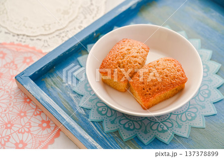 二つのフィナンシェ 137378899