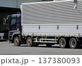 物流トラック 137380093