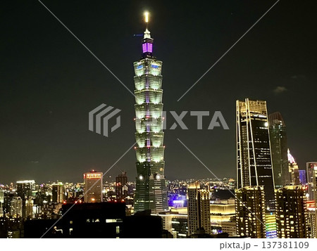 象山から見たダウンタウンの夜景 象山から見たダウンタウンの夜景 137381109