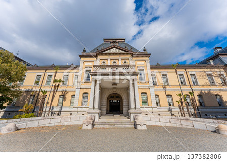 日本　京都の近代建築　京都府庁旧本館 137382806