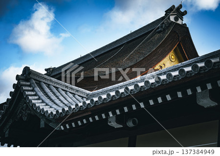 日本 京都の京都御所の建物の屋根 日本 京都の京都御所の建物の屋根 137384949