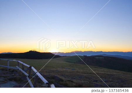 美ヶ原高原の夕暮れ 美ヶ原高原の夕暮れ 137385436