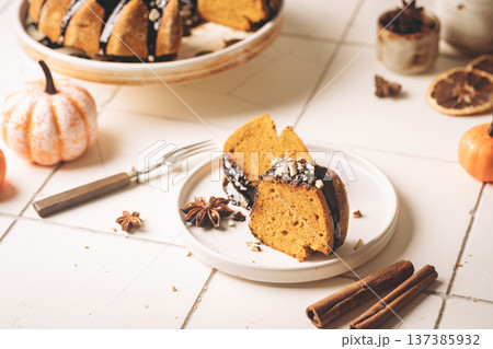 Pumpkin bundt cake Pumpkin bundt cake 137385932