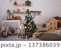 Christmas and New Year concept. Christmas tree with toys in the interior 137386039