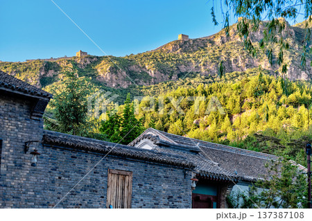Simatai section of the Great Wall of China in the evening 137387108