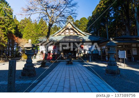秋の山梨県身延町 紅葉の身延山久遠寺 奥之院思親閣 秋の山梨県身延町 紅葉の身延山久遠寺 奥之院思親閣 137389756