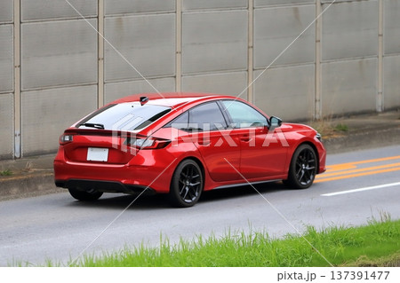 赤い国産スポーツカー 137391477