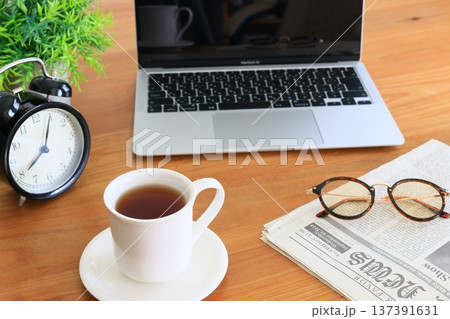 モーニングコーヒー　コーヒーブレイク 137391631