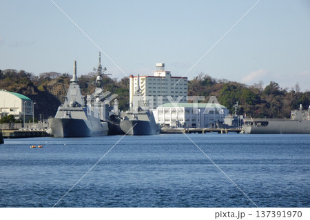2024年12月31日、神奈川県横須賀市横須賀港、軍港観光船の発着地点 2024年12月31日、神奈川県横須賀市横須賀港、軍港観光船の発着地点 137391970