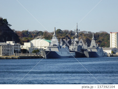 2024年12月31日、神奈川県横須賀市横須賀港、軍港観光船の発着地点 2024年12月31日、神奈川県横須賀市横須賀港、軍港観光船の発着地点 137392104