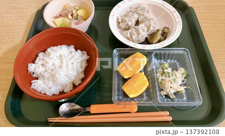 病院食　栄養士　カロリー制限　糖質制限 137392108