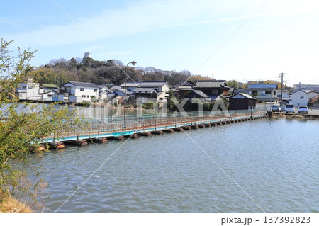 新堀川緑地のドラム缶橋 137392823