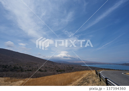 山梨県 パノラマ台からの春の富士山 山梨県 パノラマ台からの春の富士山 137394360