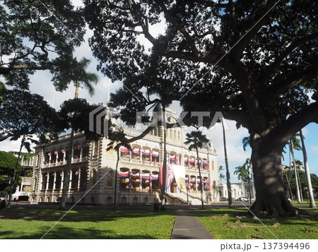 イオラニ宮殿　ハワイ王国最後の王宮　ホノルル歴史建築 137394496