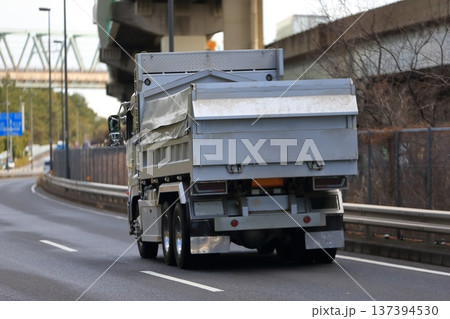 ダンプトラック イメージ ダンプトラック イメージ 137394530