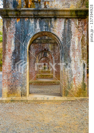日本　京都の南禅寺にある水路閣 137394928