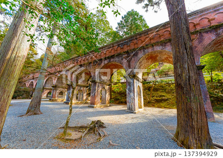 日本　京都の南禅寺にある水路閣 137394929