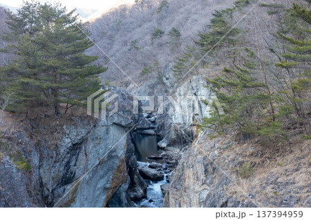 栃木県 日光 龍王峡の渓谷美 虹見の滝と冬の遊歩道 ハイキングコース 栃木県 日光 龍王峡の渓谷美 虹見の滝と冬の遊歩道 ハイキングコース 137394959