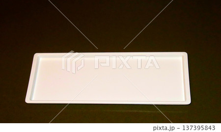 トレー 137395843