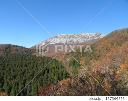 鍵掛展望台より大山を望む 江府町 鳥取県 鍵掛展望台より大山を望む 江府町 鳥取県 137396253