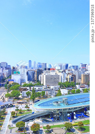 愛知県名古屋市、多くの高層ビルが立ち並ぶ名古屋市中心部の風景 愛知県名古屋市、多くの高層ビルが立ち並ぶ名古屋市中心部の風景 137396918