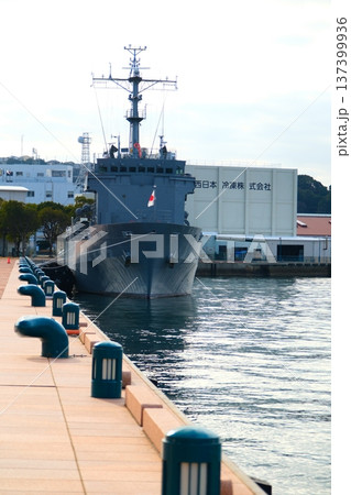 佐世保港の海上自衛隊の掃海艇 佐世保港の海上自衛隊の掃海艇 137399936