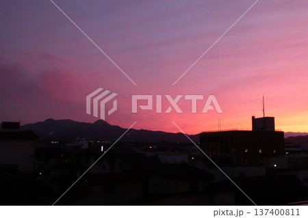 春めいてきた北国岩手県盛岡市の夕景 春めいてきた北国岩手県盛岡市の夕景 137400811