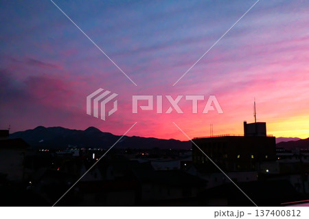 春めいてきた北国岩手県盛岡市の夕景 137400812