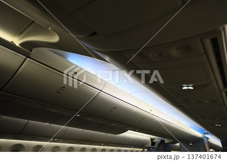 機内 機内 137401674