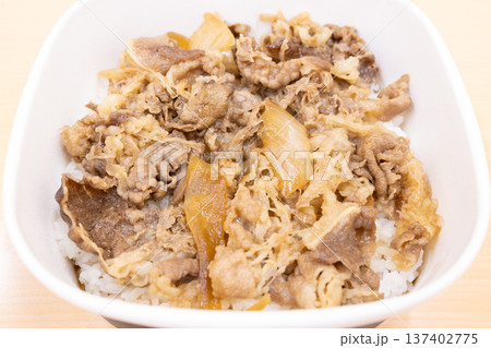 おいしい牛丼弁当 おいしい牛丼弁当 137402775