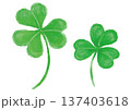 水彩風の手描きのクローバーのイラスト 137403618