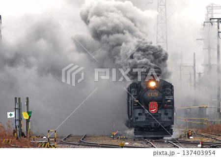 車両基地から釧路駅に向かうSL冬の湿原号 釧網本線 SL列車 蒸気機関車 C11 171 車両基地から釧路駅に向かうSL冬の湿原号 釧網本線 SL列車 蒸気機関車 C11 171 137403954
