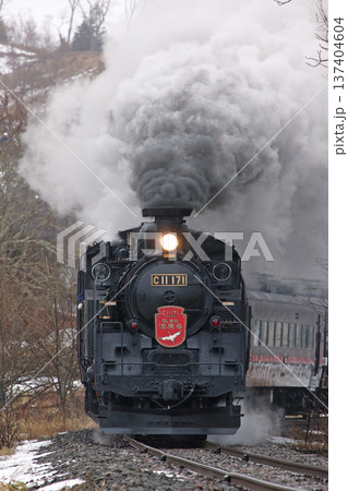 SL冬の湿原号　釧網本線　SL列車　蒸気機関車　C11 171 137404604