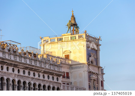 Moors striking bell, San Marco in Venice, Italy Moors striking bell, San Marco in Venice, Italy 137405019