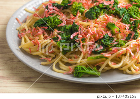 菜の花と小エビのパスタ 137405158