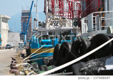 防舷材004 137406097