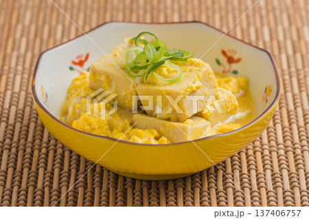高野豆腐の玉子とじ 高野豆腐の玉子とじ 137406757