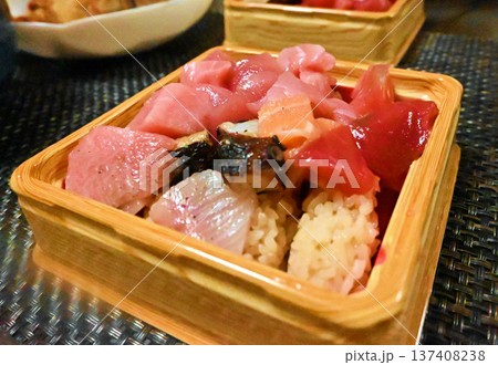 海鮮まかない丼 137408238